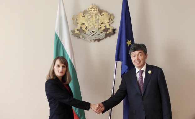 Министърът на околната среда и водите Росица Карамфилова се срещна