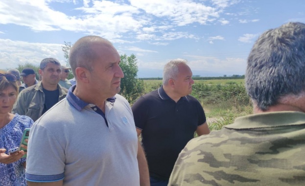 Президентът Румен Радев обеща помощ по въздух за Трилистник и