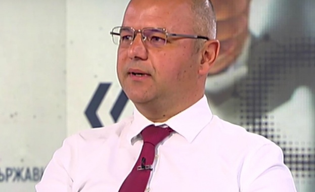 Контрагенти на държавния оръжеен търговец Кинтекс се оплакват от ръководството