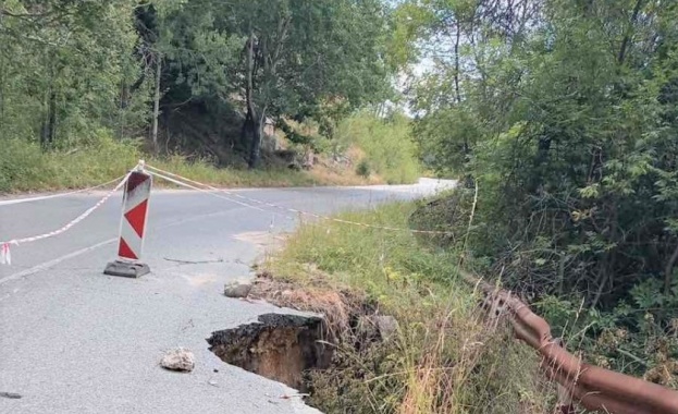 От Агенция Пътна инфраструктура предприемат мерки за укрепване на участъка