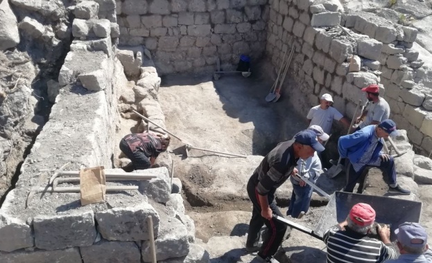 Проф. Овчаров: Напълно е разкрит най-добре запазеният езически храм в Родопите
