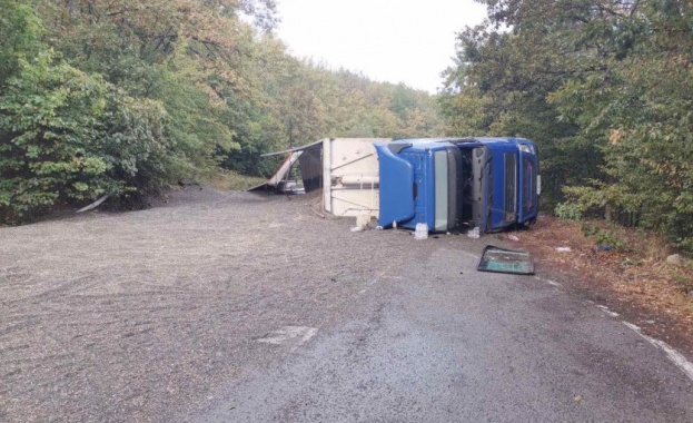 Ришкият проход е затворен за движение заради катастрофирал тир Инцидентът