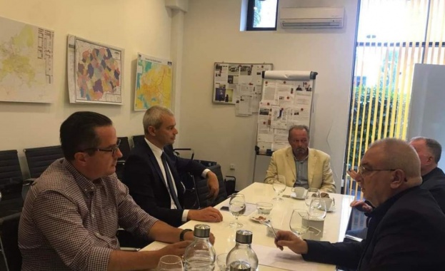 Позицията на Възраждане е че само ние можем да нормализираме