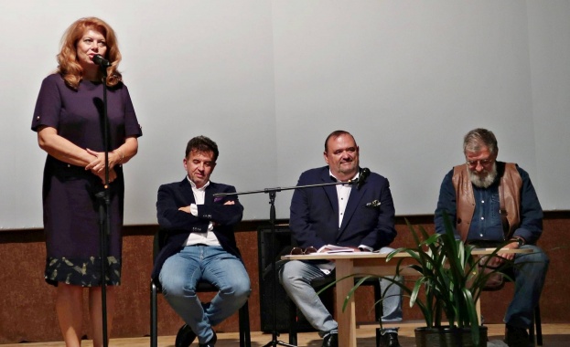 Българската интелигенция трябва да върне своето достойно място на публичната