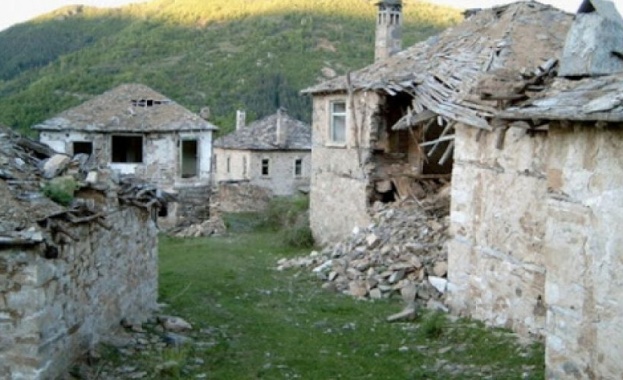 592 села в България са напълно обезлюдени или в тях