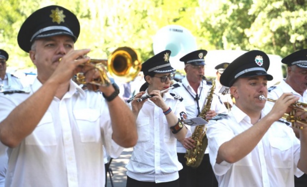 Българските пожарникари отбелязват днес професионалния си празник На тържествена церемония