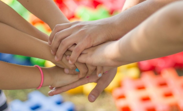 Над 280 първокласници за пръв път прекрачиха училищния праг в