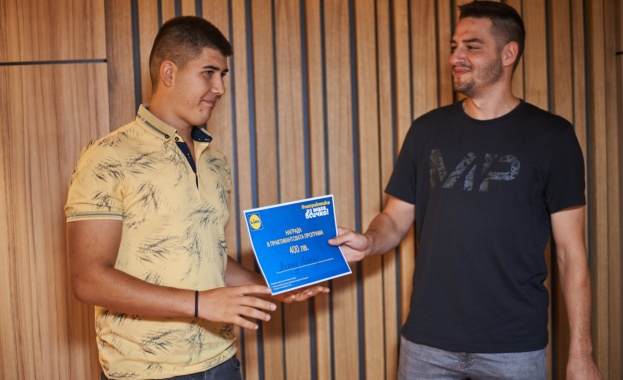 Първокурсник от Военноморското училище спечели 1000 лв. стипендия  от практикантската програма на Lidl 