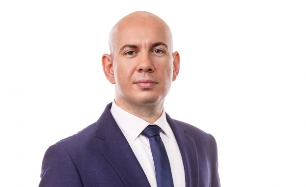 Ангел Георгиев проведе среща с граждани на предизборната шатра на