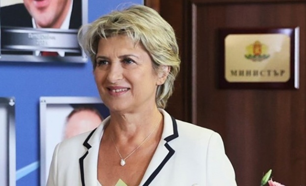 Министърът на младежта и спорта Весела Лечева коментира пред Спортал