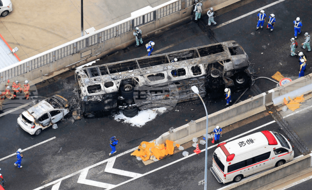 Двадесет и седем души са загинаха и 20 бяха ранени