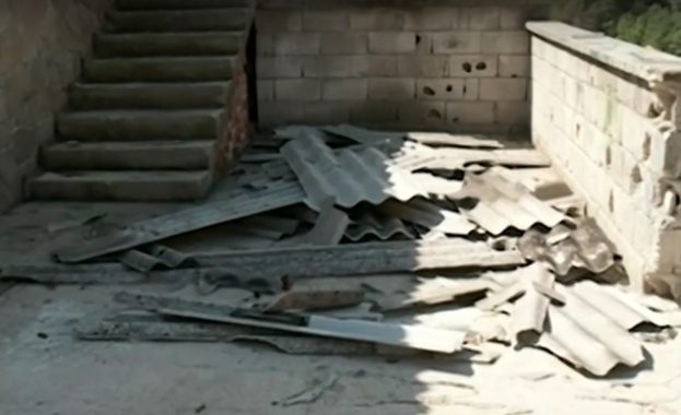 След бурята в няколко населени места в Родопите има отнесени