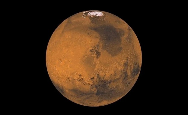 Космическият телескоп Джеймс Уеб улови ослепителната инфрачервена светлина от Марс