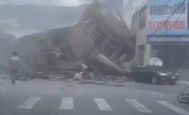 След земетресението от 7.6 по Рихтер: Паника в Мексико