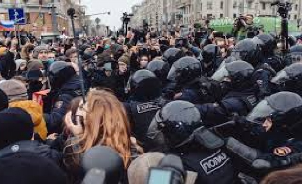 Над 1000 руснаци бяха арестувани на протестите срещу мобилизацията обявена