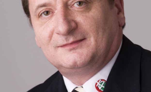 Бивш унгарски крайнодесен евродепутат беше окончателно осъден днес от Върховния