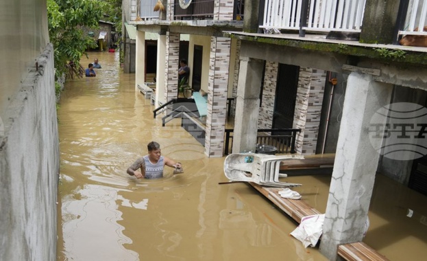 Тайфунът Нору връхлетя тази сутрин върху Виетнам нанесе щети на