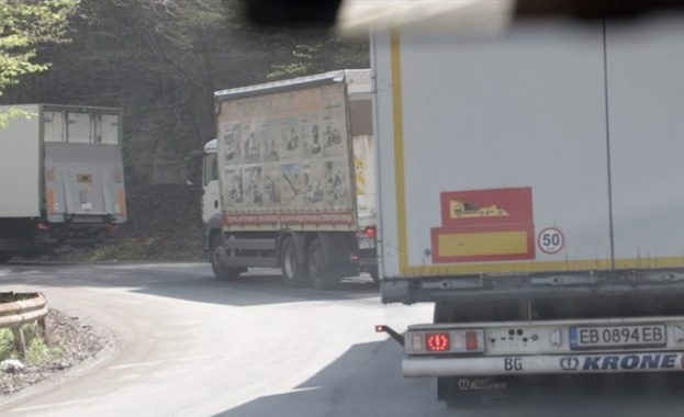 Шофьори на камиони готвят протест, заради състоянието на прохода „Витиня“ 