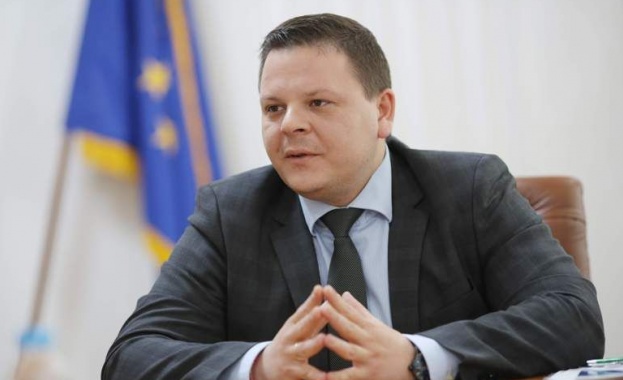 Български пощи работи на счетоводна загуба това каза служебният вицепремиер