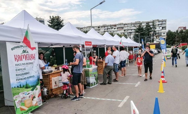 Първата българска естествено опушена морска сол на фермерския пазар на Lidl този уикенд