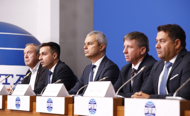 "Възраждане" покани световно признати експерти за анализ на ползите и рисковете от въвеждане на еврото в България.