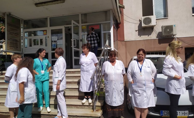 Протестът в здравните инспекции продължава Служители в Бургас обявиха че