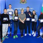 Министър Лечева награди спортисти за постигнатите успехи