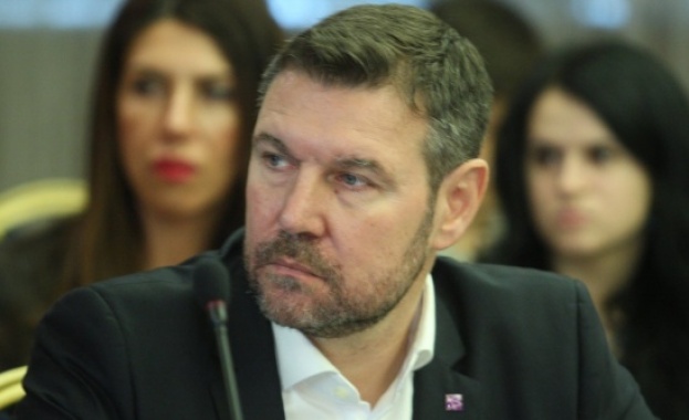 Александър Бочев: Новите мерки за ипотечното кредитиране ще засегнат основно хората с ниски доходи Александър Бочев: Новите мерки за ипотечното кредитиране ще засегнат основно хората с ниски доходи