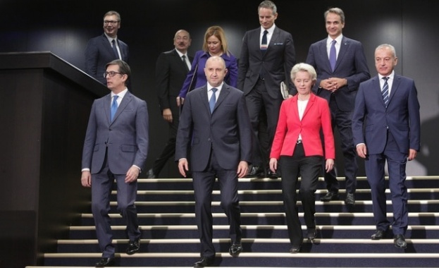 В присъствието на председателя на ЕК Урсула фон дер Лайен