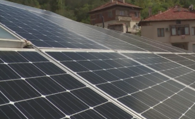 Фотоволтаична централа е изградена на покрива на търговски център в