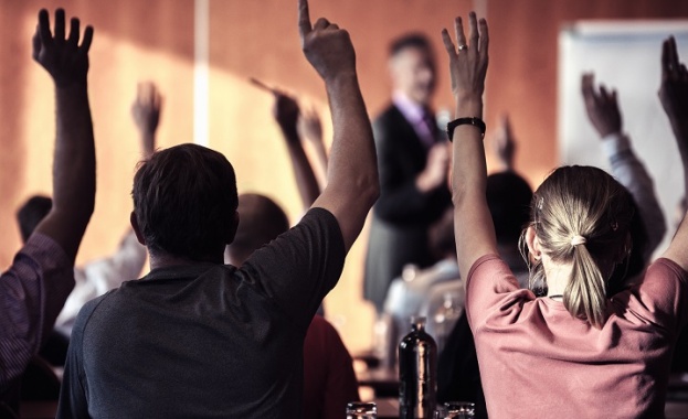 Почти 7 от всеки 10 респонденти смятат че правителствата и