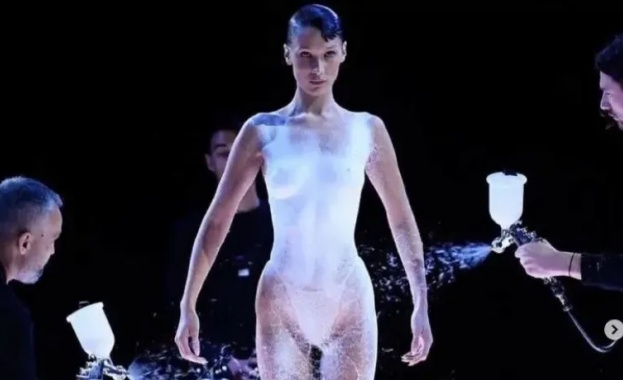 Бела Хадид получи футуристичен тоалет от втечнен памук Ревюто на