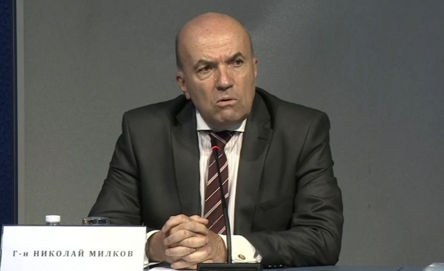 Министърът на външните работи Николай Милков покани днес в МВнР