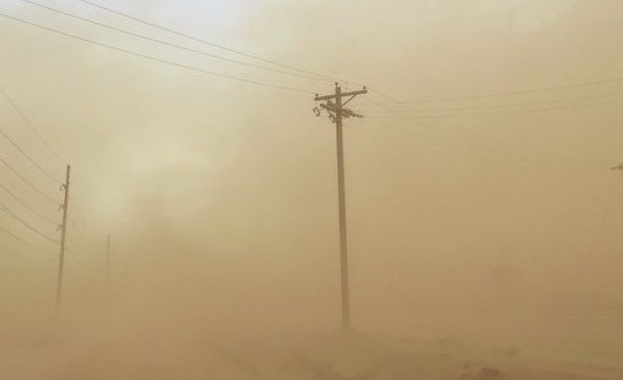 Пясъчна буря връхлетя американския щат Аризона и разстла прашна пелена
