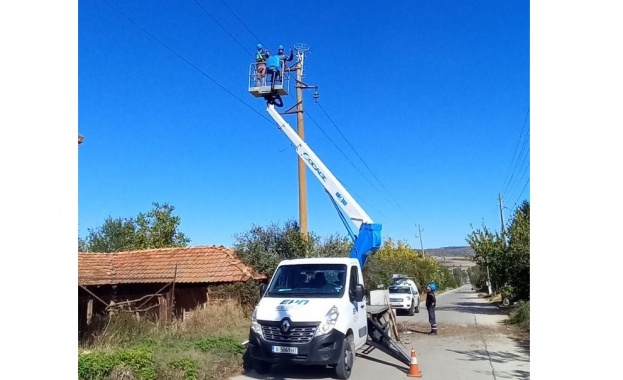 Тази седмица беше извършен монтаж на платформа за щъркелово гнездо
