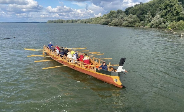 Реплика на римска лодка „Danuvina Alacris“ пристига в Свищов 