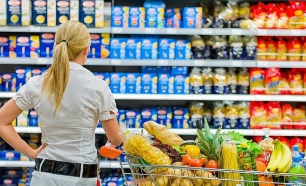 Отново се покачват цените на горивата в Гърция като бензинът