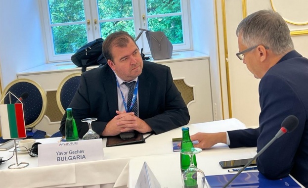 Трябва да мислим единно по европейски защото кризата изменя света