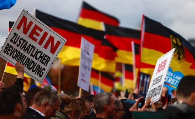 Невиждани протести са сковали големите германски градове Фермери протестират срещу