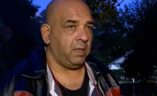 Шофьорът на таксито не е слязъл от автомобила бил е