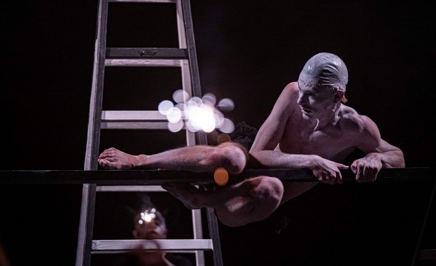 Отличеният с две награди Икар спектакъл Животът е сън се