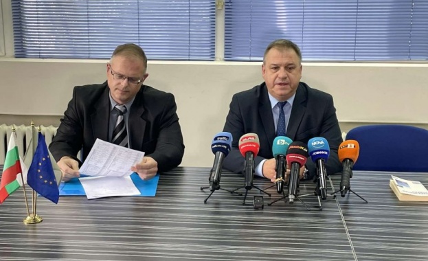 41 годишен пожарникар от службата в Асеновград бе заловен да шофира