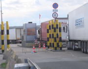 Интензивен е трафикът за товарни автомобили на някои от граничните пунктове с Румъния, Сърбия и Турция