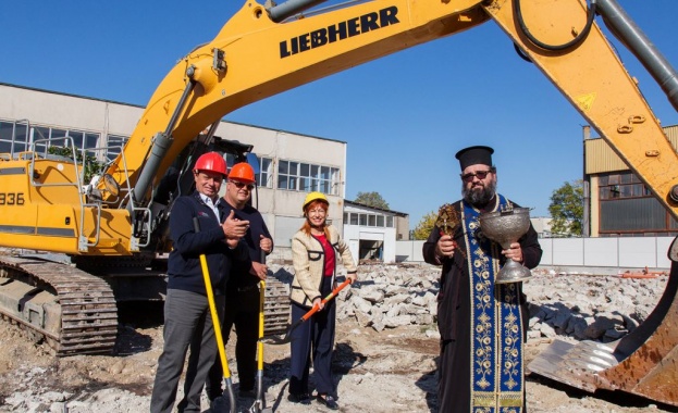 С първа копка бе даден стартът на строителството на разширението