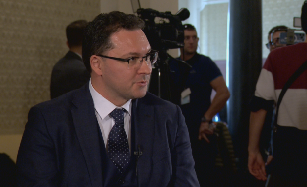 Няма как да търсим неконфликтна личност Парламентът трябва да стигне