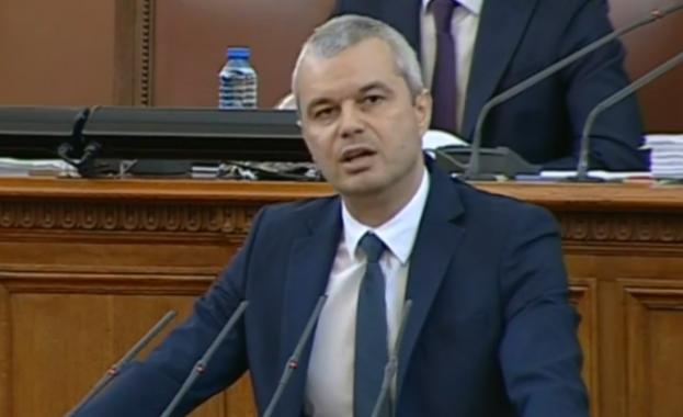 В декларация лидерът на Възраждане Костадин Костадинов остро осъди нападението