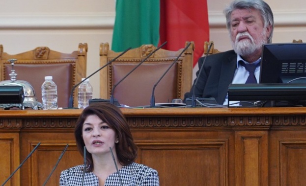 Десислава Атанасова: Без ГЕРБ политическата криза не може да бъде решена