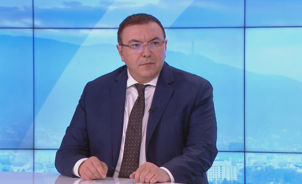 Костадин Ангелов: Въпрос на време е ДБ да се отдели от ПП Костадин Ангелов: Въпрос на време е ДБ да се отдели от ПП