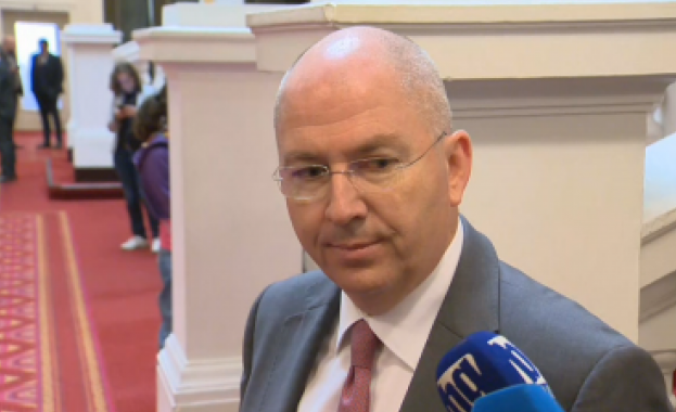 Гласуването за едни и същи хора е безсмислено упражнение затова