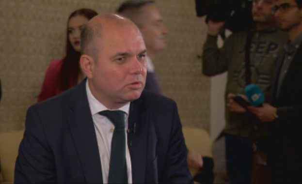 Имаме дежавю кризата на парламентаризма продължава заяви в кулоарите на